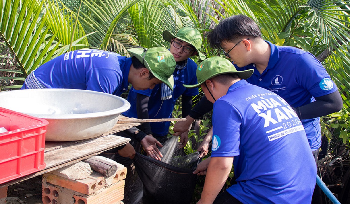 Chương trình mang nước sạch về cho miền Tây